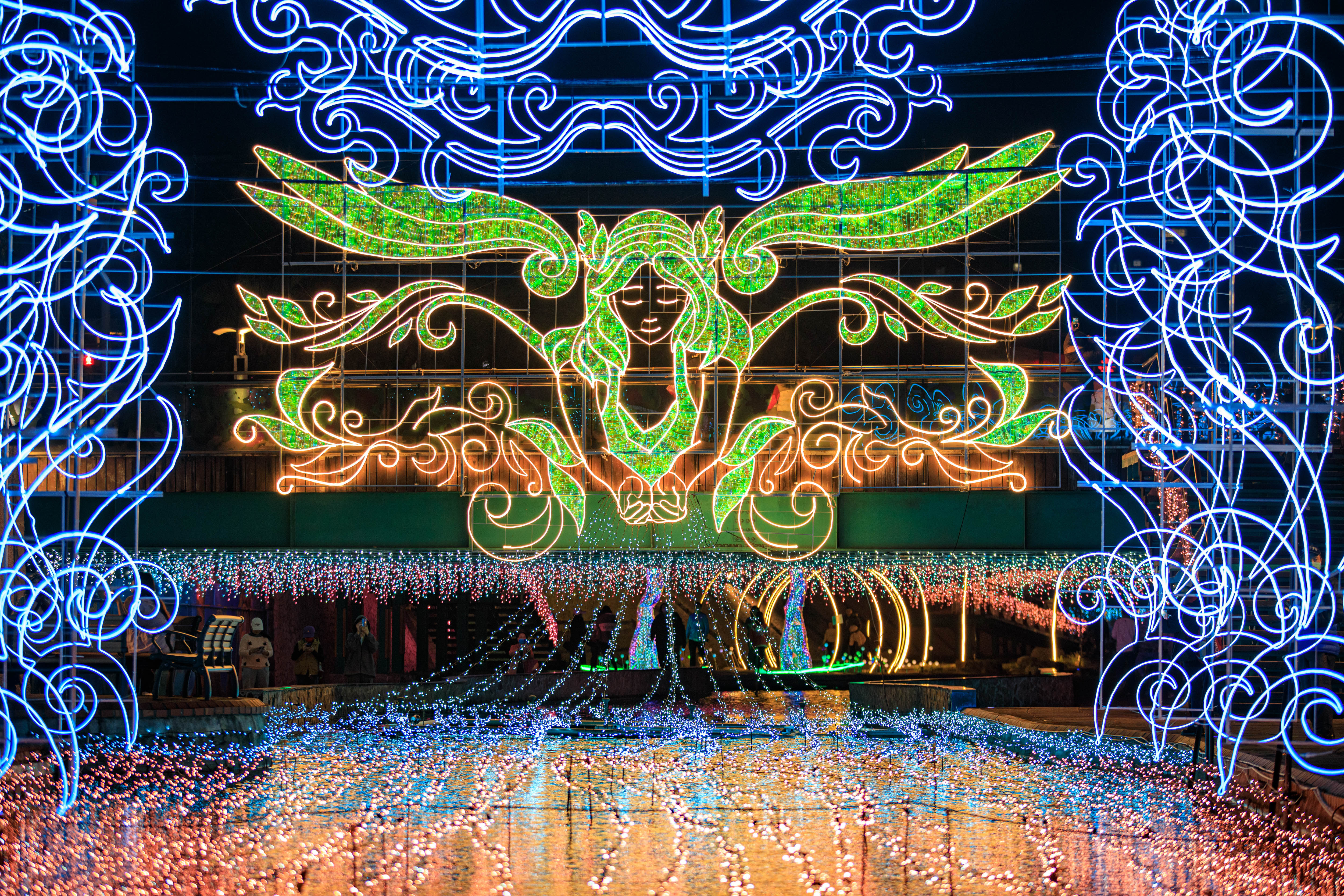  展演以「光影中港 神幻秘境」為主題,象徵愛與美的「光之女神」為主角